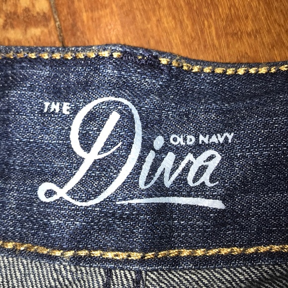 Old Navy The Diva Size 4 Cut Off Shorts - Picture 2 of 7
